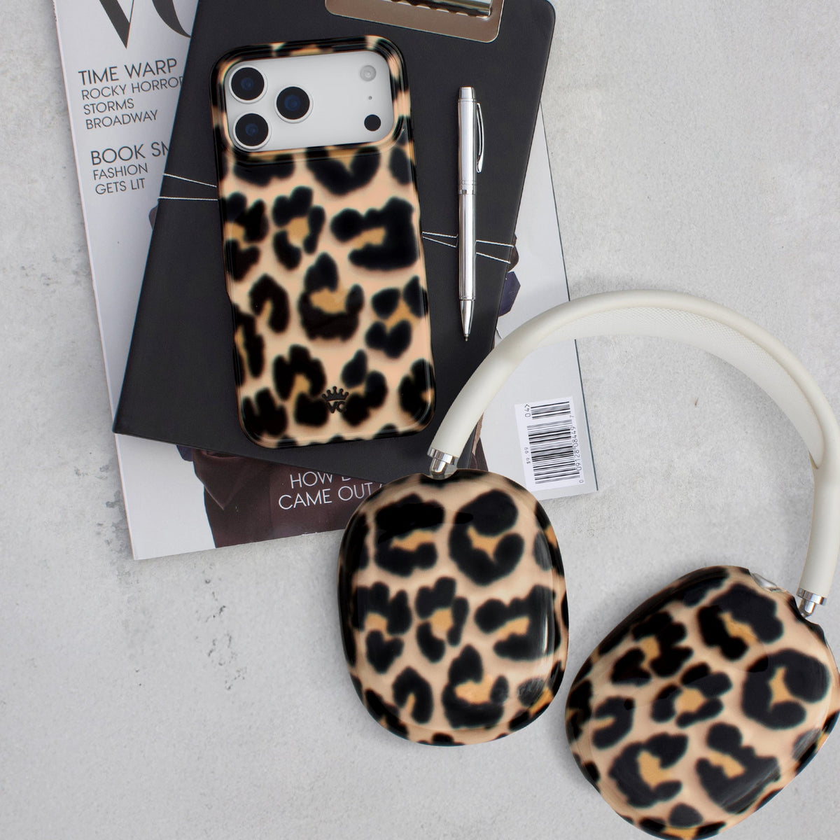It Girl Blonde Leopard AirPod Max Case